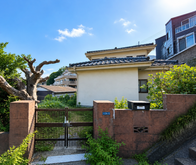 横浜市保土ケ谷区上菅田町｜土地約122.81坪・4LDK＋倉庫の中古戸建